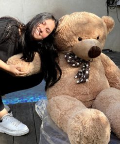 דובי ענק שמן מוקה מטר וחצי עם ילדה