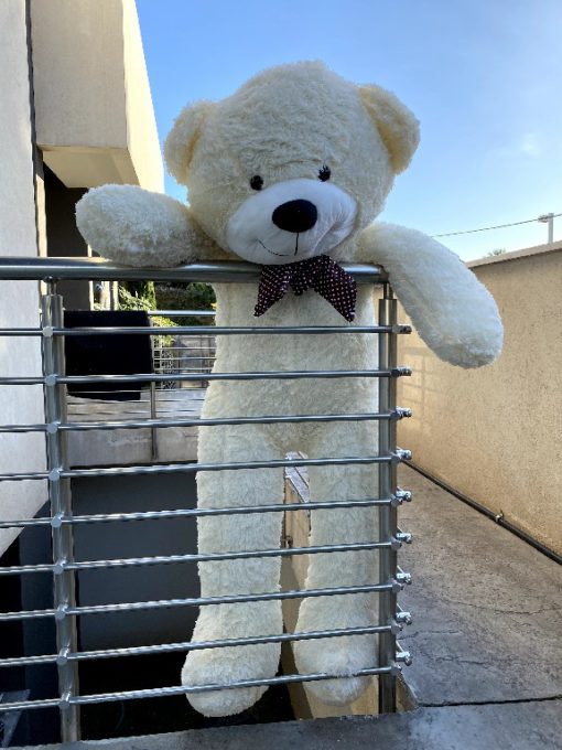 דובי ענק לבן שמנת קלאסי מטר וחצי על הגדר