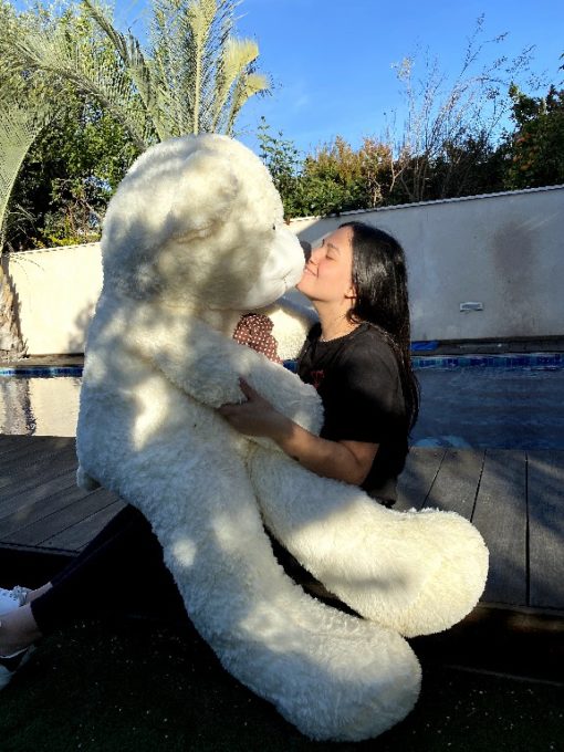 דובי ענק לבן שמנת קלאסי מטר וחצי על הברכיים